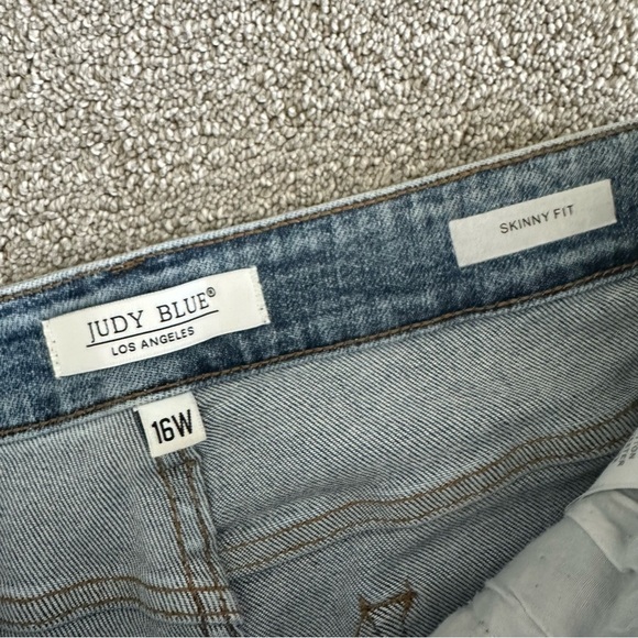 Judy Blue Rianna Hi-Rise Destroyed Shark Bite Skinny Jeans Size 16W - Picture 2 of 7